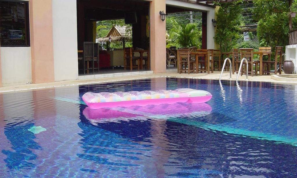 Karon Beach Pool Hotel Phuket Eksteriør bilde